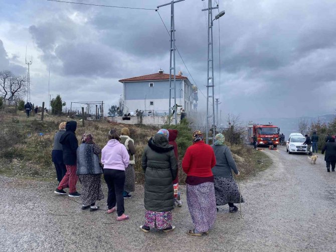 Garajda çıkan yangın korku dolu anlara neden oldu