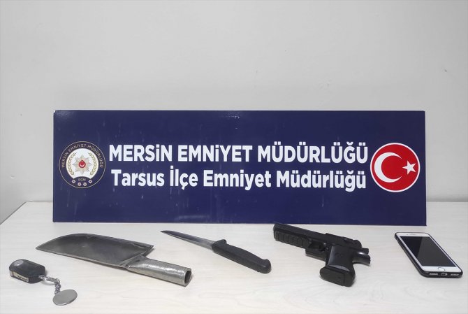 Marketten para ve cep telefonu gasbeden 2 zanlı tutuklandı