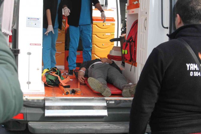 Kontrolden çıkan otomobil ortalığı savaş alanına çevirdi