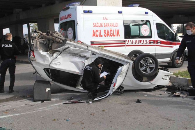 Kontrolden çıkan otomobil ortalığı savaş alanına çevirdi