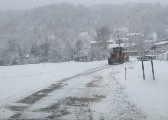 Köy yolları kapandı