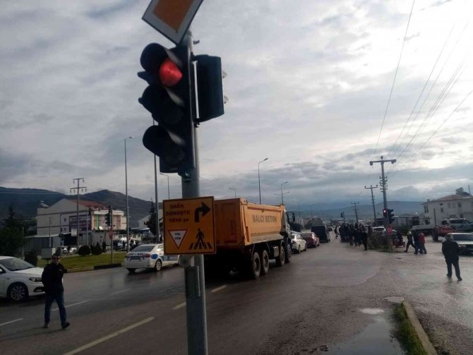 Otomobilin çarptığı yaya öldü