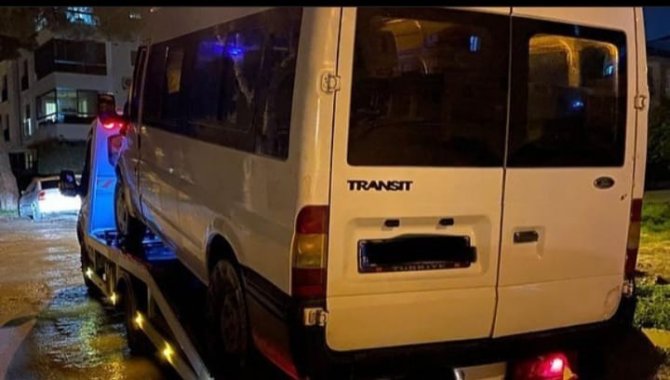 Satırla yaraladığı kişinin telefon, cüzdan ve kullandığı aracı gasp etti