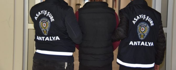 45 yıl hapis cezası ile aranırken polislere yakalanan şahıs: “Yolun sonuna geldik”
