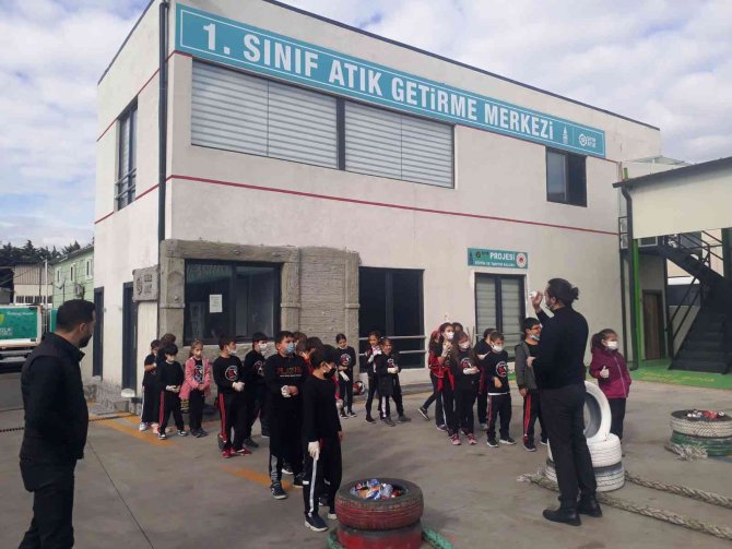 Çocuklar eğlenerek geri dönüşüm bilinci kazanıyor