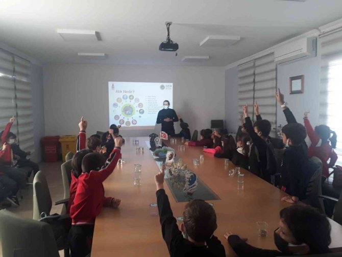 Çocuklar eğlenerek geri dönüşüm bilinci kazanıyor