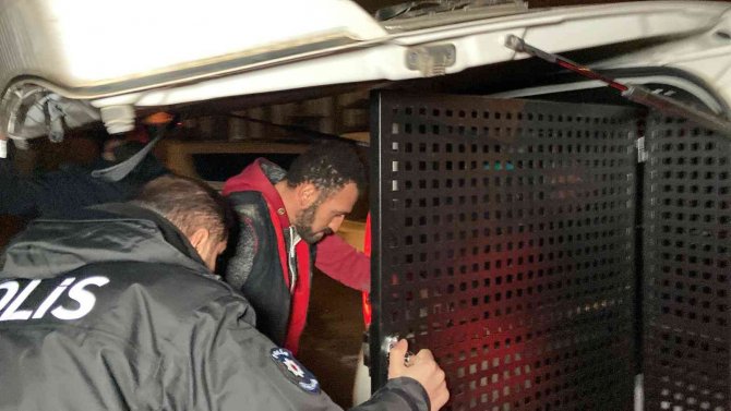 İnşaattan demir çalan şüphelinin pes dedirten savunması: "Ekmek parası ağabey yapacak bir şey yok"