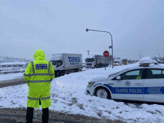 TEM ve D-100 Karayolu araç geçişine açıldı