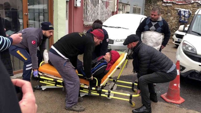 Yaşlı adam pompalıyla dizinden vuruldu