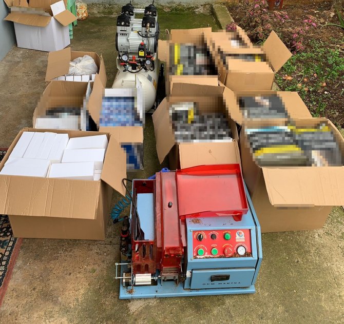 Antalya’da kaçak sigara imalathanesine baskın:2 gözaltı