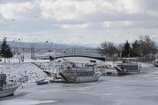 Balıkçıların zorlu ekmek mücadelesi sürüyor