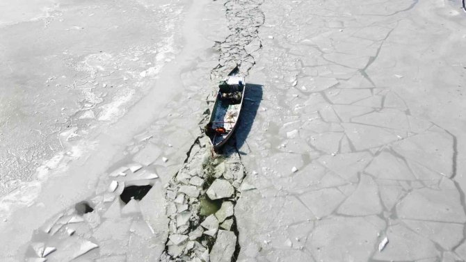 Balıkçıların zorlu ekmek mücadelesi sürüyor