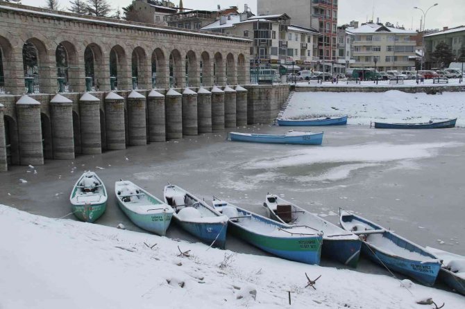 Balıkçıların zorlu ekmek mücadelesi sürüyor