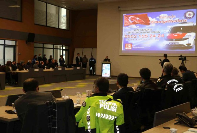 Emniyet Müdürü Kurt, muhtarlarla bir araya geldi