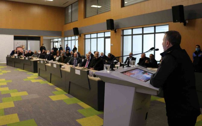 Emniyet Müdürü Kurt, muhtarlarla bir araya geldi