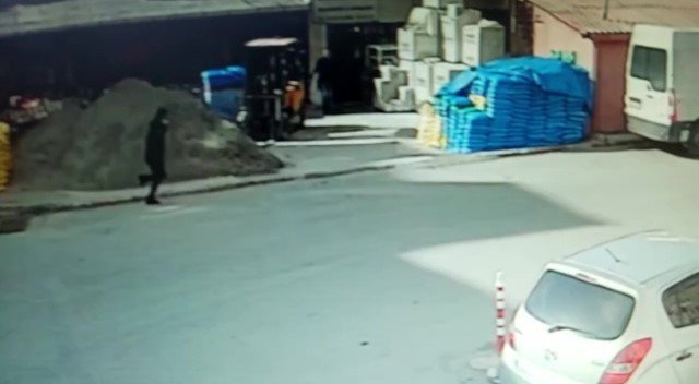 Hemşireyi vurarak öldüren şahsın kaçtığı anlar kamerada
