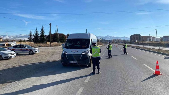 Jandarmadan işçi servislerine denetim