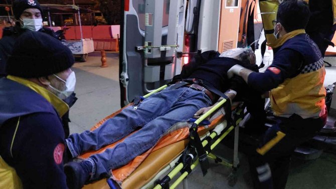 Adam bıçaklayıp kaçtı, evini ateşe vererek yaktı