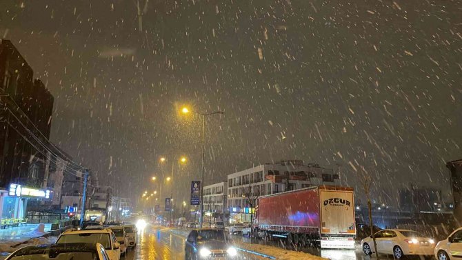Düzce’de kar yağışı başladı