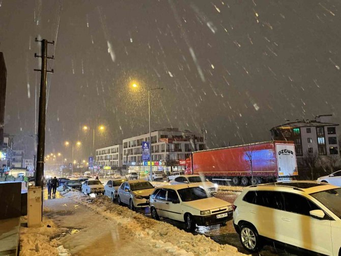 Düzce’de kar yağışı başladı