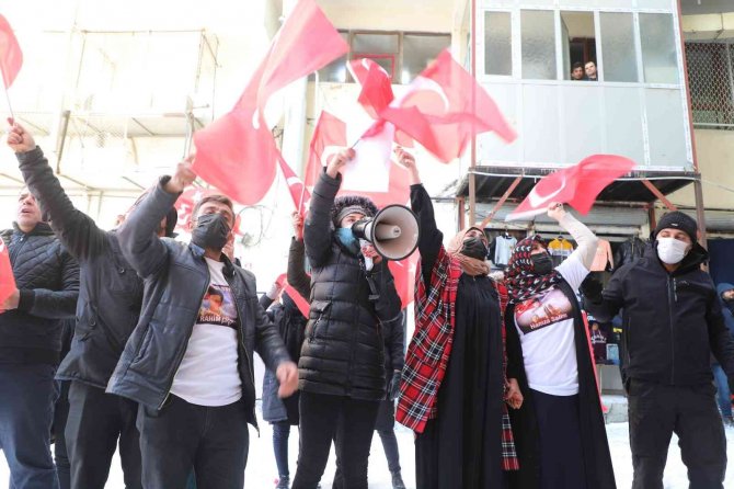 Hakkarili annelerin eylemi 25’inci haftasında