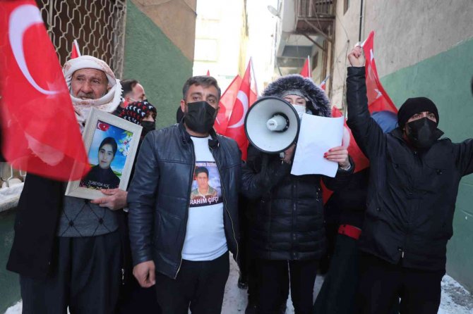 Hakkarili annelerin eylemi 25’inci haftasında