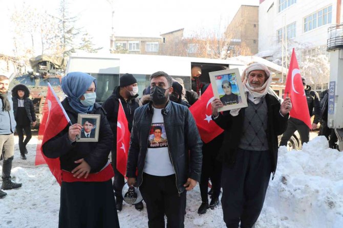 Hakkarili annelerin eylemi 25’inci haftasında