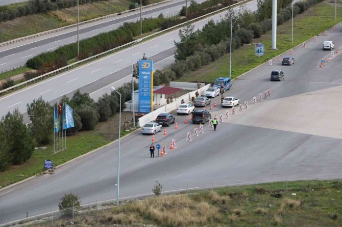 Hatay’da helikopterli trafik denetimi