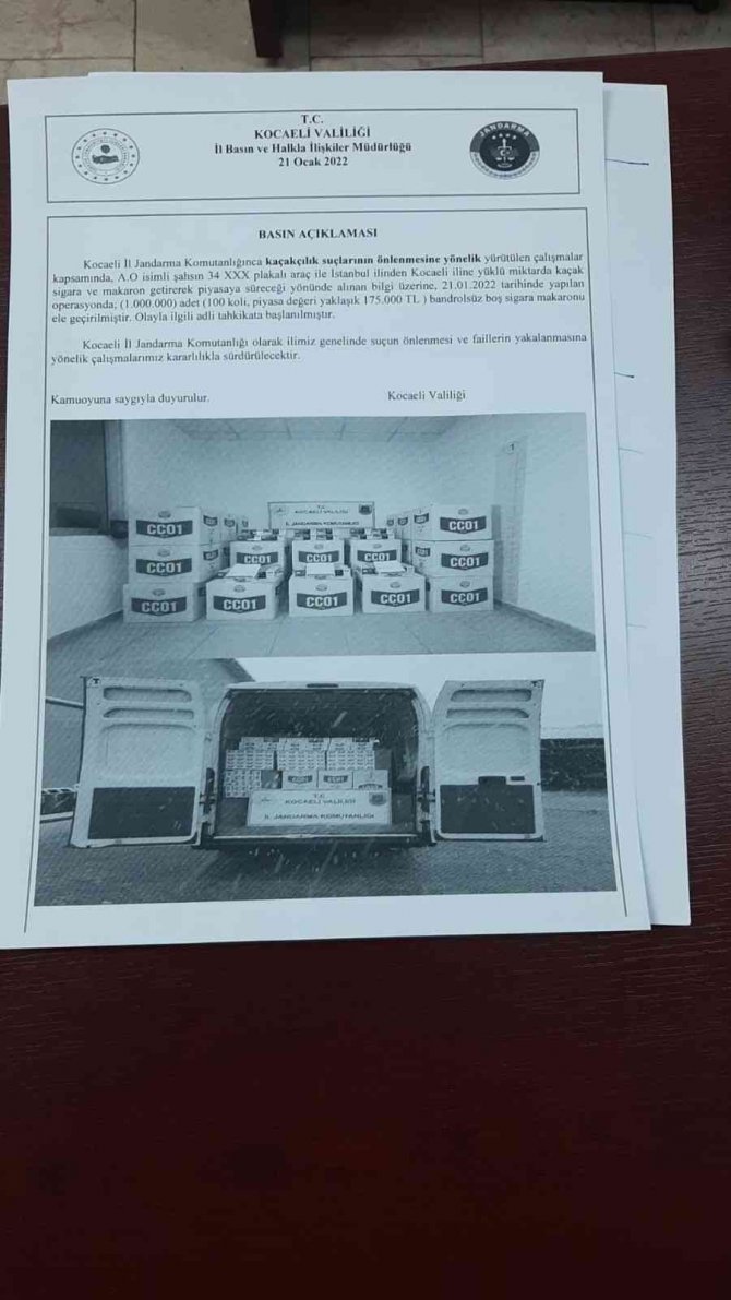 Jandarmadan 175 bin TL değerinde kaçak makaron taşıyan araca operasyon