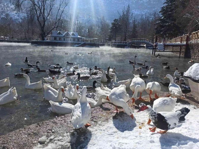 Konya’da kar manzaraları kartpostallık görüntüler oluşturuyor