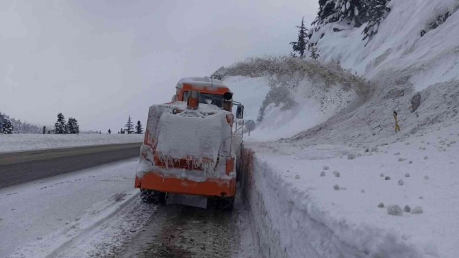 Konya’da kar manzaraları kartpostallık görüntüler oluşturuyor