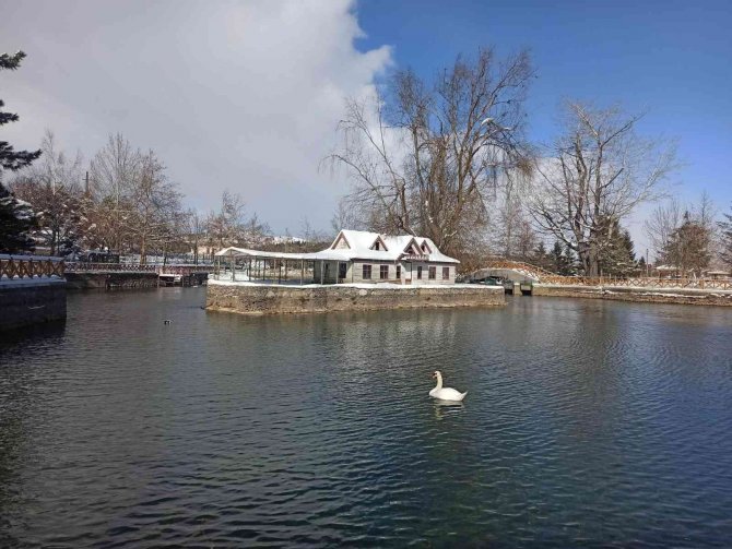 Konya’da kar manzaraları kartpostallık görüntüler oluşturuyor