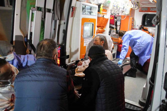 Pansiyonda banyo sırası bekleme kavgası: 1 yaralı