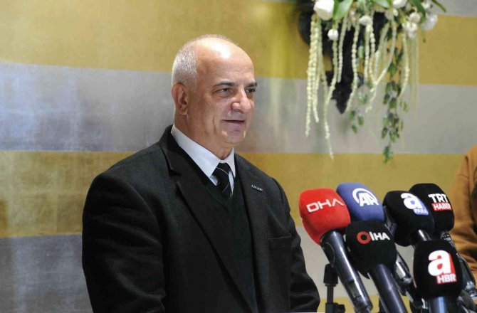 Bakan Nebati akademisyenler ve ekonomistler ile bir araya geldi