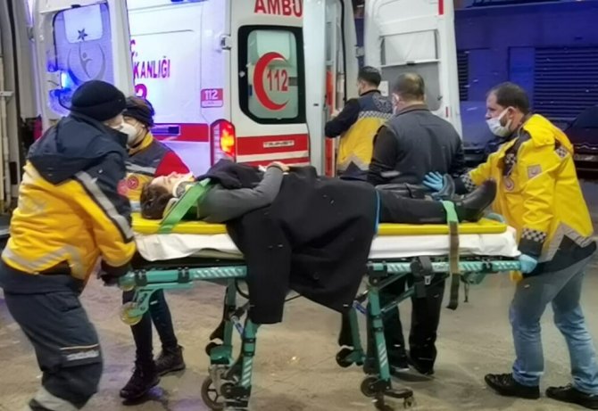 Bozcaada Kaymakamı ve eşi Bursa’daki kazada yaralandı