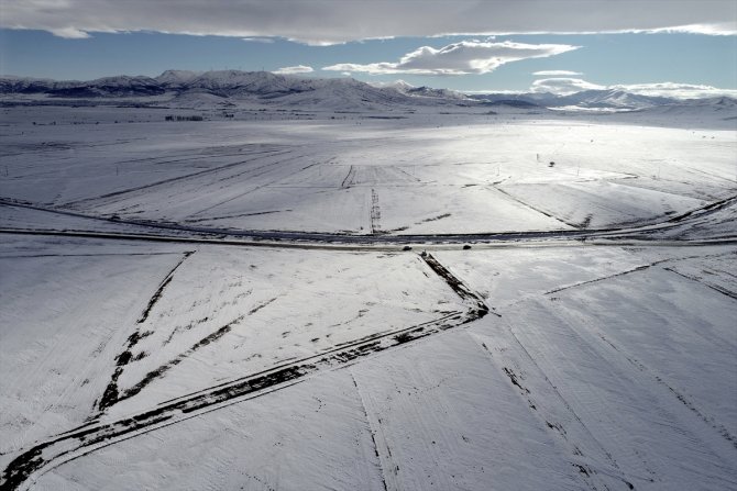 Konya'da kar yağışı çiftçiler kadar besicileri de sevindirdi