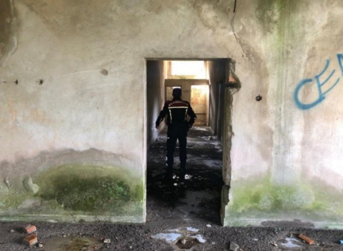 Jandarma 70 litre sahte içki ele geçirdi