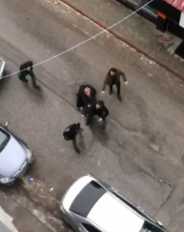 Konya’da apartman sakini ile yönetici arasındaki bıçaklı kavga kamerada