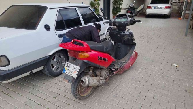 Otomobil ile motosiklet kavşakta çarpıştı: 1 yaralı
