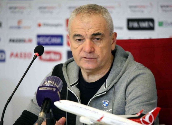 Rıza Çalımbay: “Bu oyunla maçın kazanmamız gerekiyordu”