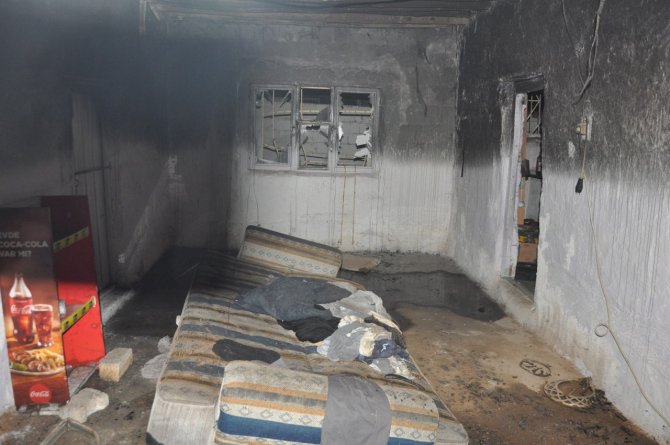 Yangında ev çöktü: 1 ağır yaralı