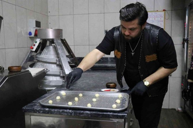 1 TL’ye hamburger: Boyutu küçük, lezzeti büyük