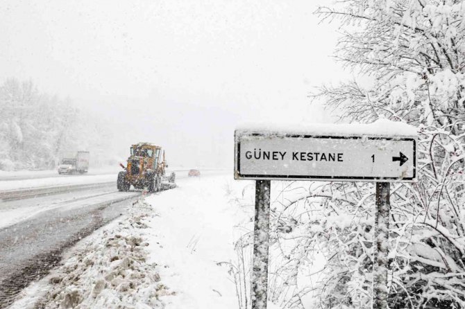 36 saatte 5 bin 140 kilometre yol kardan temizlendi