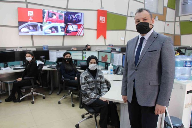 "Ambulanslar nereye gidiyor" diye merak edip 112’yi arayanlar var