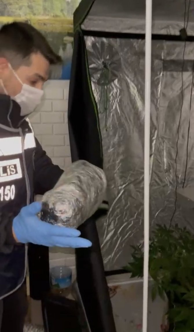 Çikolata kavanozunda marihuana ele geçirildi