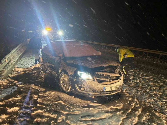 Kar kazaları da beraberinde getirdi