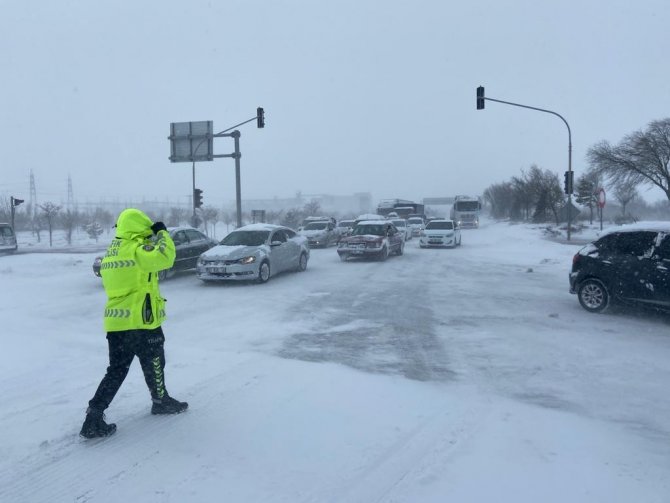 Konya’da Afyon ve Karaman yolları ulaşıma açıldı
