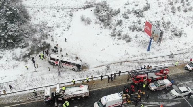 Otobüs kazasının bilançosu: 3 ölü, 15 yaralı