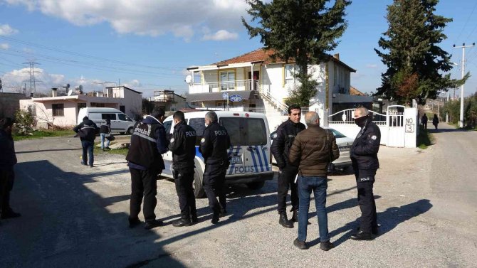 Sokakta yürürken motosikletli kişilerin saldırısına uğradı