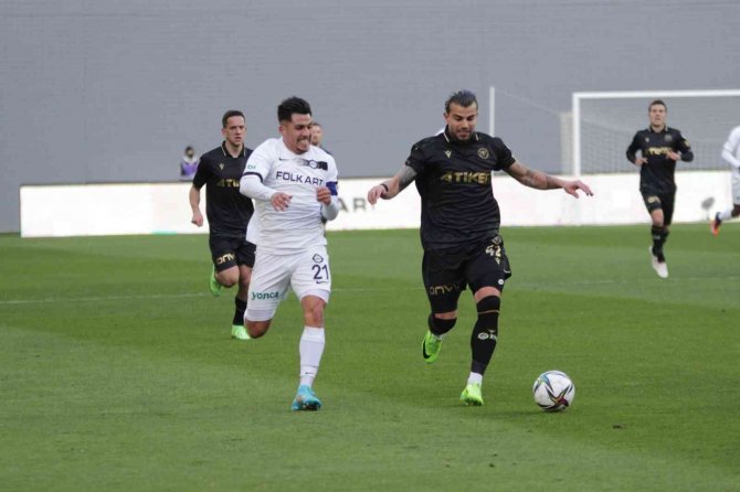 Spor Toto Süper Lig: Altay: 0 - Konyaspor: 0 (İlk yarı)
